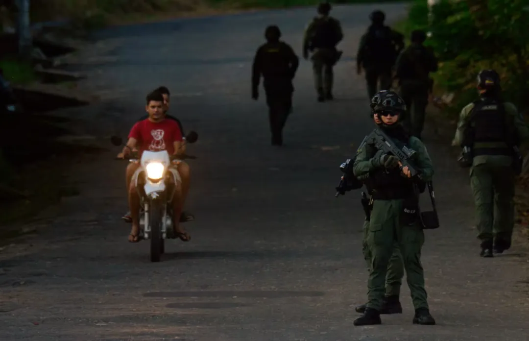 Colombia: declaran estado de conmoción y emergencia económica por violencia entre guerrilla