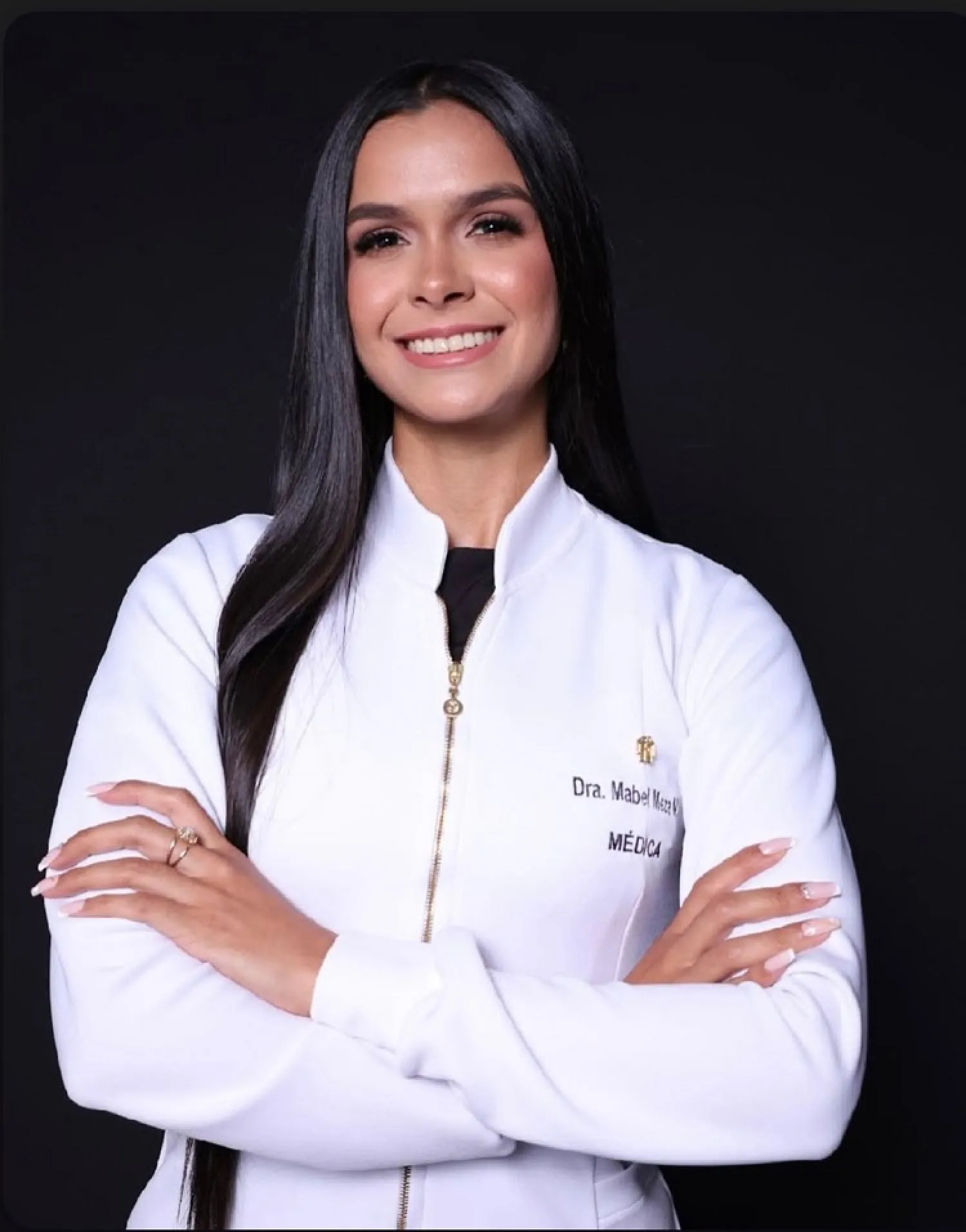 Francisca Mabel, médica de 24 años de la Universidad Central del Paraguay aprobó la segunda fase del examen Revalida
