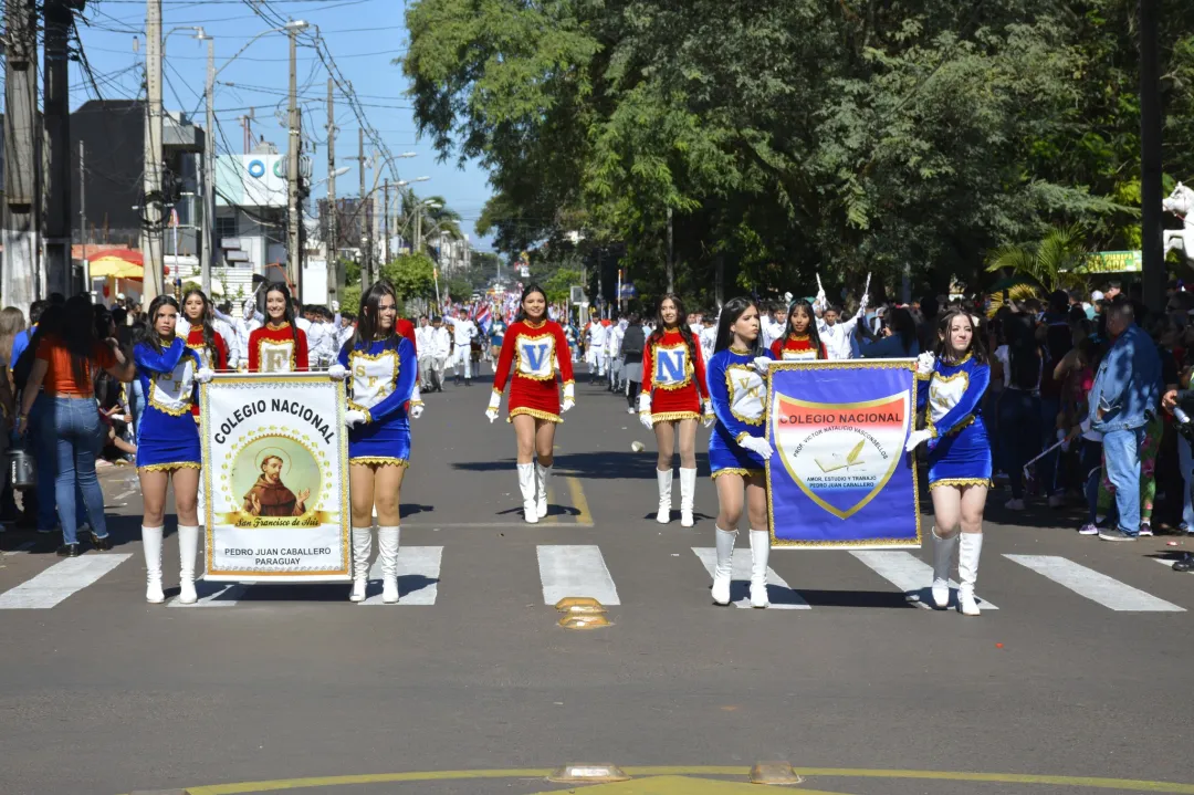 Gran fiesta por los 214 años de la Independencia del Paraguay se vivió en nuestra ciudad