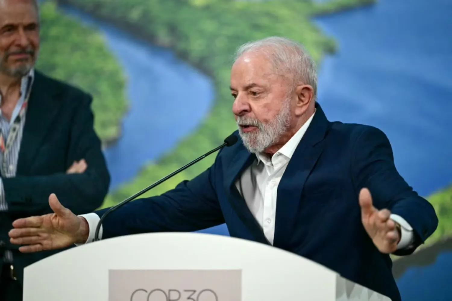 Presidente de Brasil insta a priorizar salida de energías fósiles en la COP30