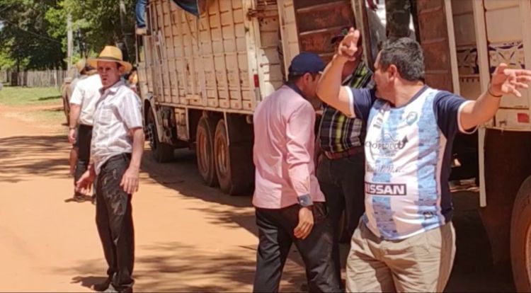 "No sabemos nada de él", dice hermano de Cristaldo Mieres durante entrega de víveres