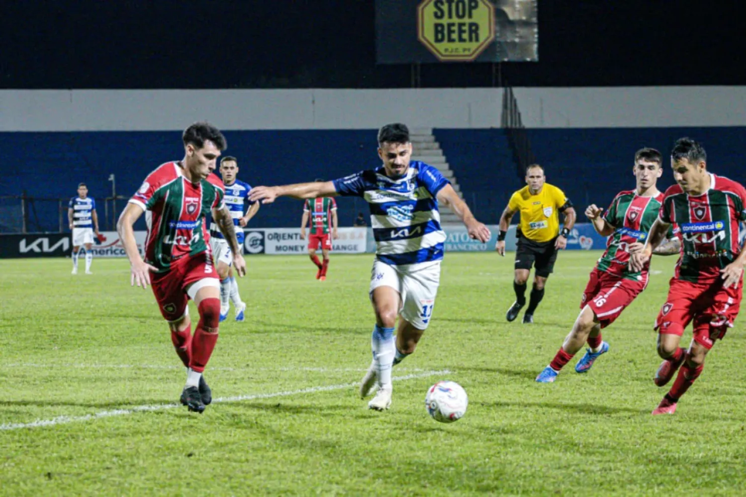 El 2 de Mayo cae en un pésimo partido y preocupa a días de una semifinal de Copa Paraguay