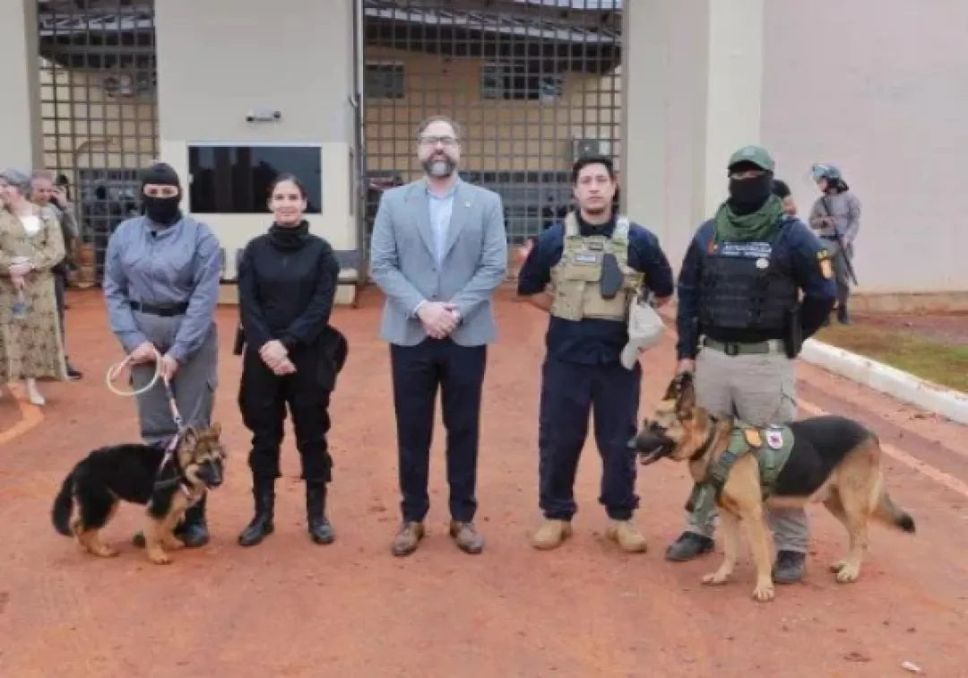 El Ministerio de Justicia usará perros entrenados para mejorar la seguridad en penal