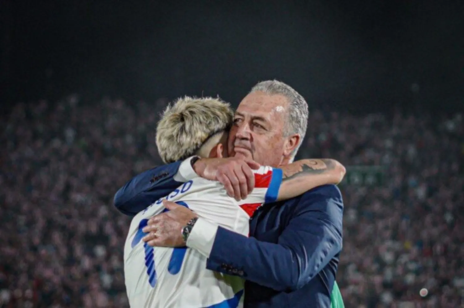 “Tenemos que suplirlo, y no hay un jugador exactamente igual”, Alfaro sobre Enciso