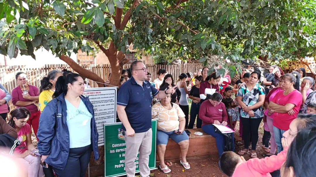 CODENI local realiza charlas educativas en barrios de la ciudad