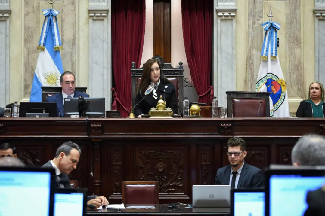 Senado argentino aprobó aumento de jubilaciones ante ausencia del oficialismo