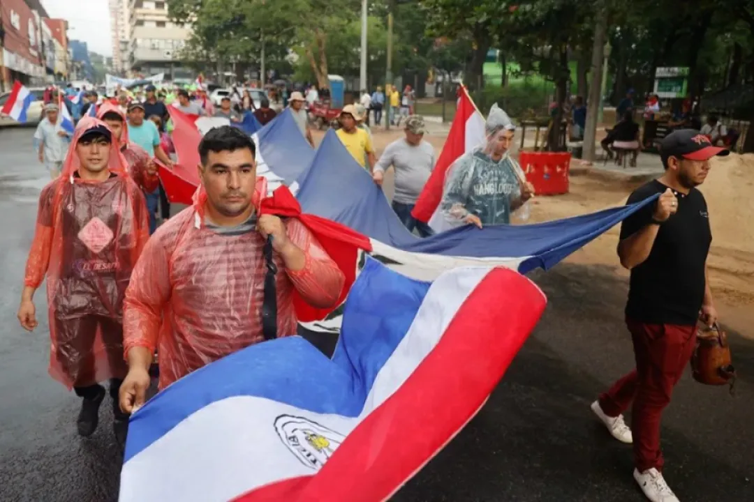 Varias organizaciones sociales lideran la primera de tres marchas en contra del Gobierno paraguayo