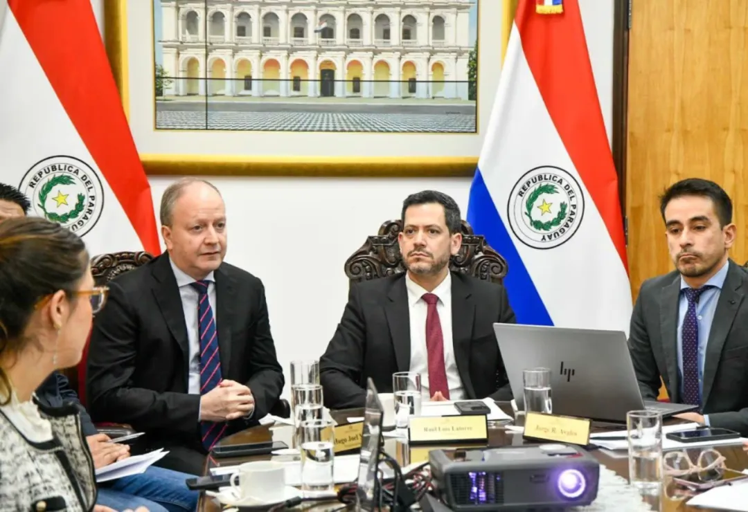 Evalúan cambio en el sistema de cálculo para ajustes al salario mínimo