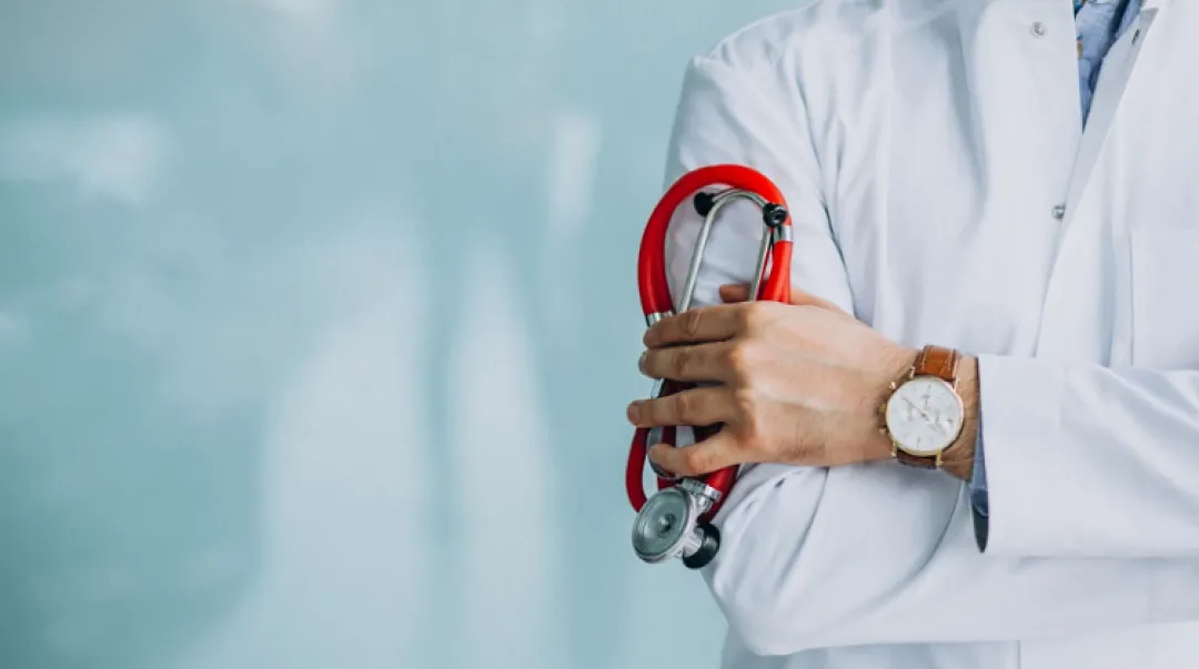 ¿Cómo es la vida de un residente? Se abre debate sobre prácticas abusivas en Medicina
