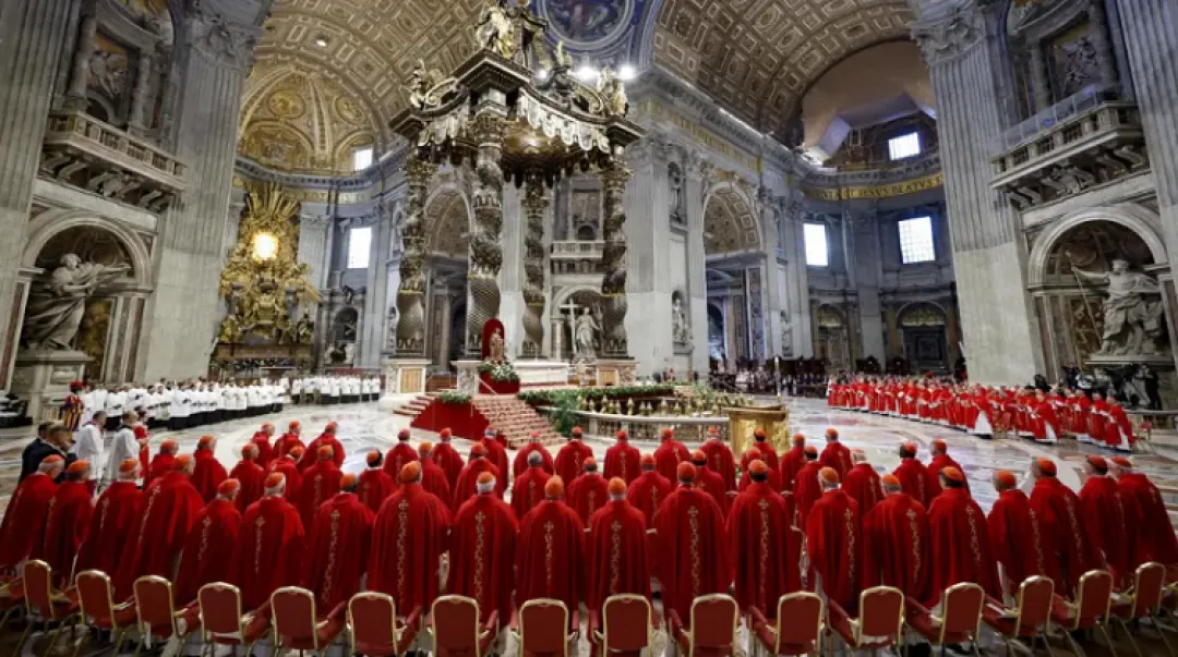 Los cardenales urgen un alto el fuego en Ucrania y Oriente Medio antes del cónclave
