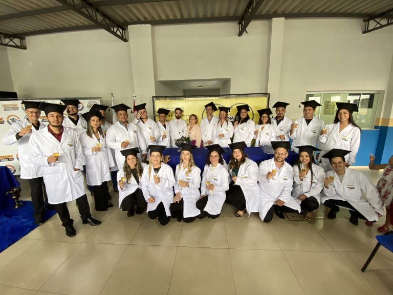 UASS entrego diplomas a 23 egresados de la carrera de Medicina