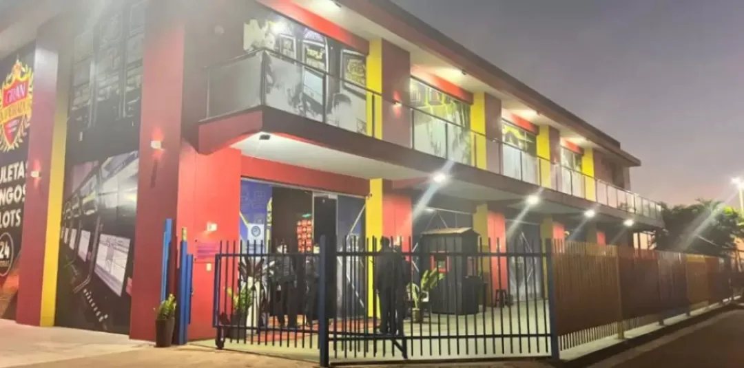 Violento asalto a casa de apuestas: ladrones se alzan con USD 100.000 y celulares