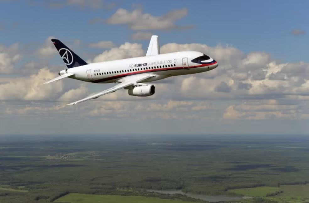 Avión se estrella cerca de Moscú, no hay sobrevivientes