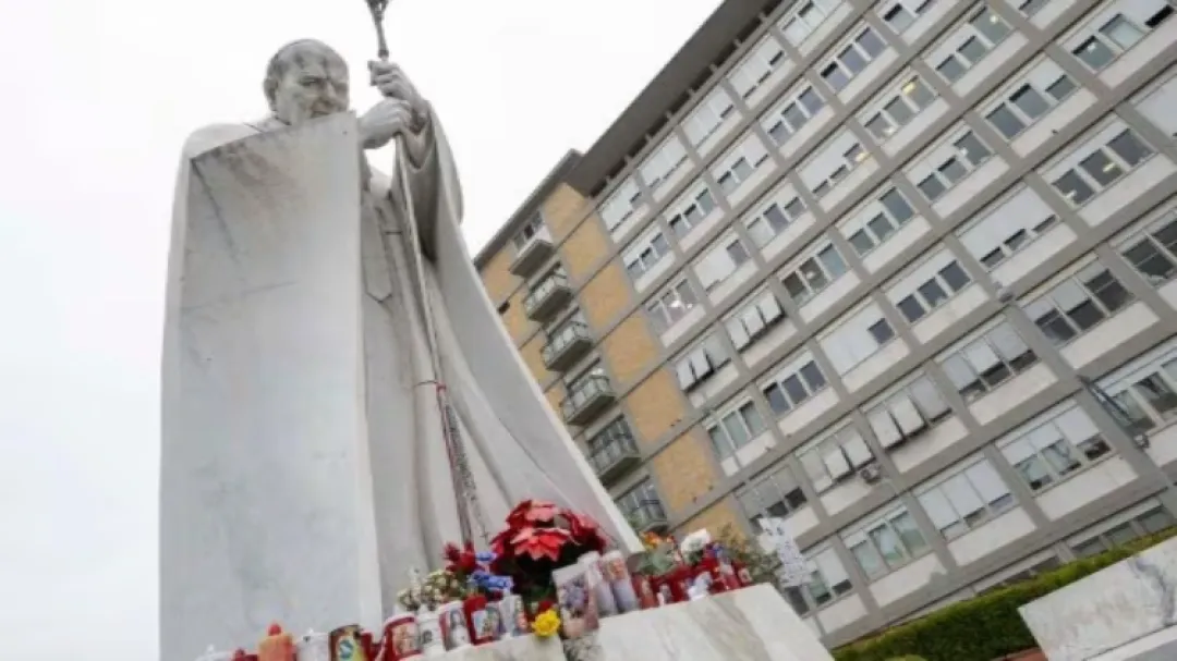 El papa sufrió hoy dos nuevos episodios de insuficiencia respiratoria aguda, reporta el Vaticano