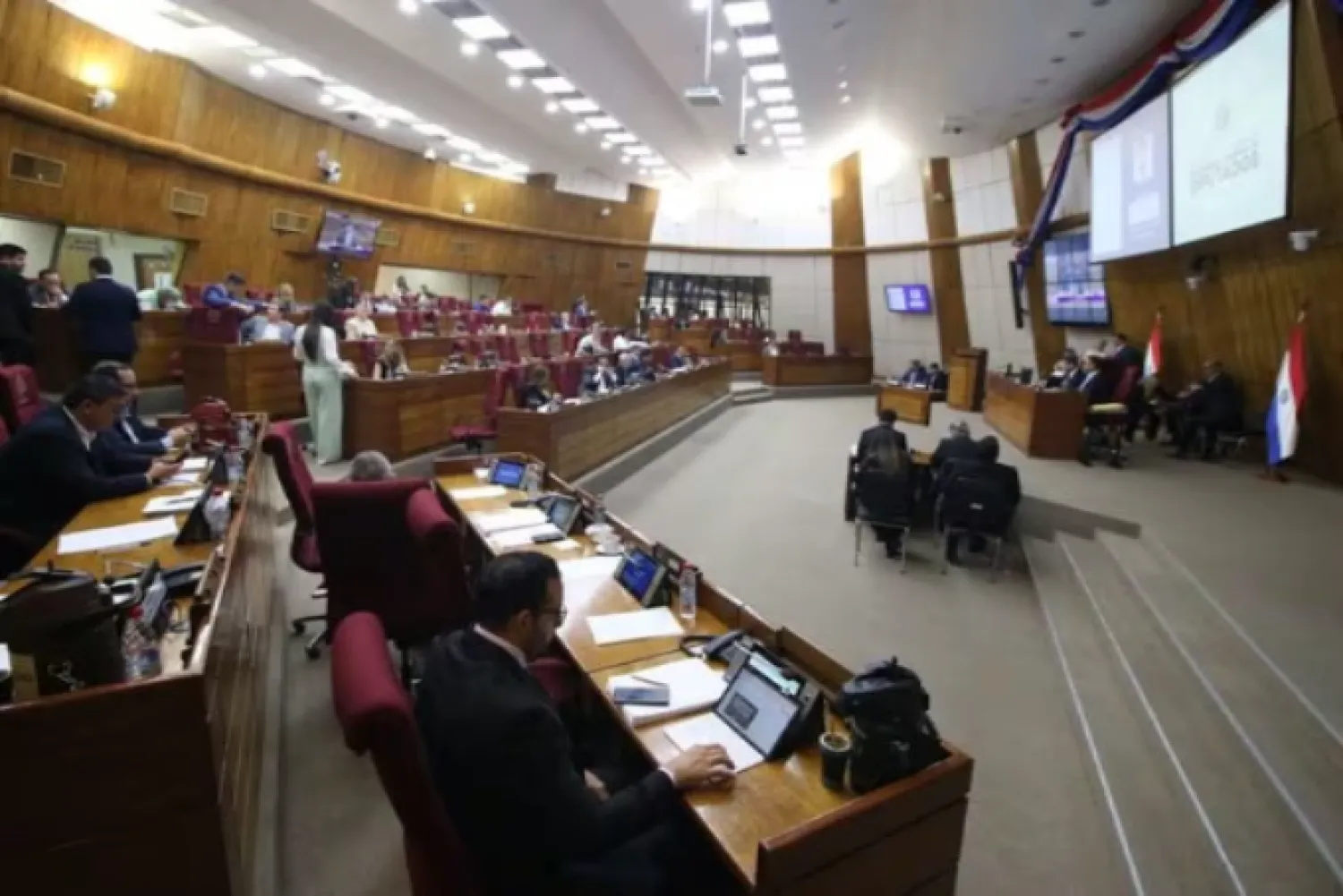Diputados se ratifican en aumentar penas a funcionarios que faciliten fuga de presos