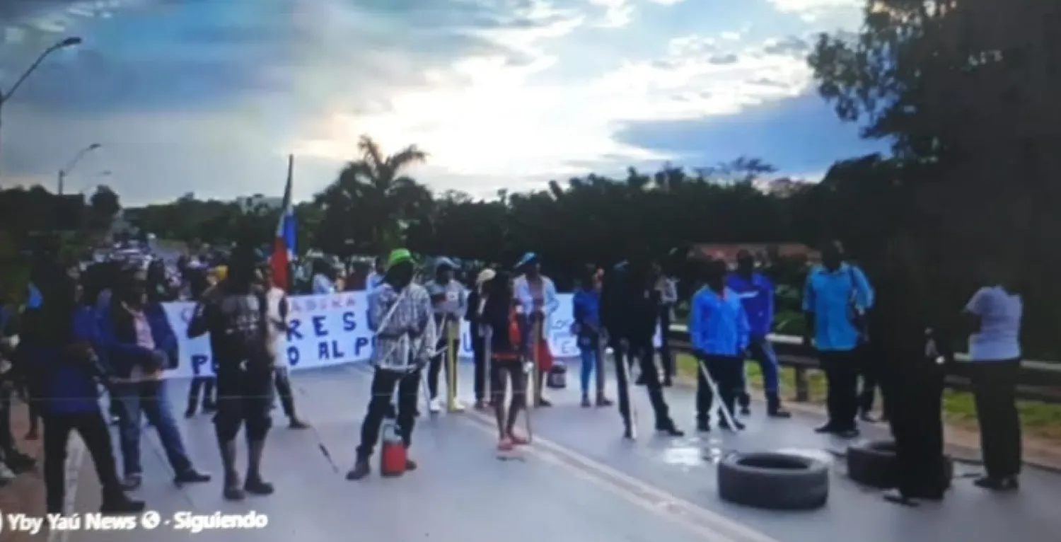 Pueblos originarios bloquean el puente de Yby Yaú en protesta contra el Gobierno