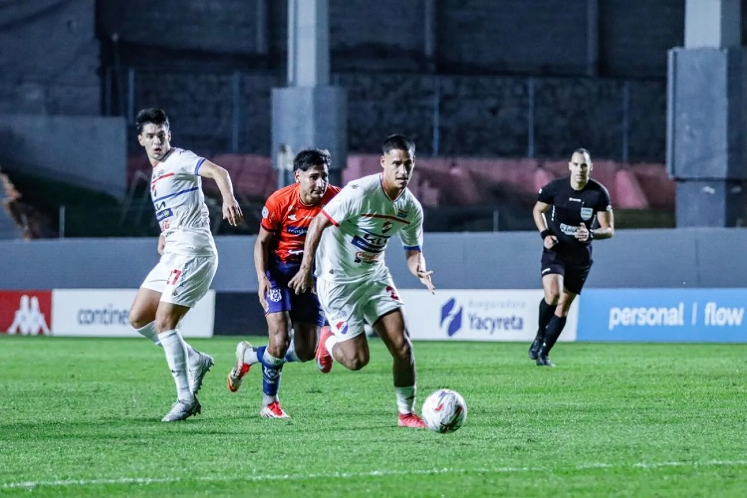 2 de Mayo y Nacional, por mantenerse en el pelotón de los que pelean por el título