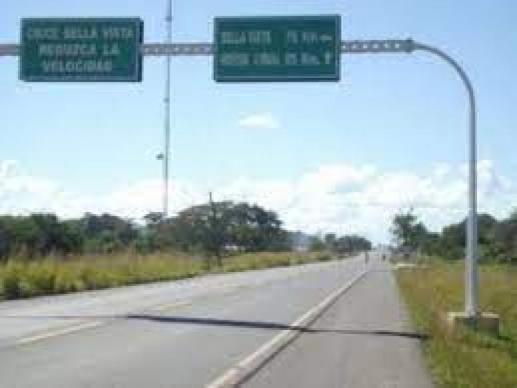 Vehículo presidencial pierde rueda delantera en Cruce Bella Vista