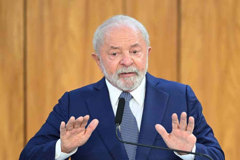 En "guerra" con el Banco Central, Lula dice que el dólar es "preocupante" y que el gobierno tiene que actuar