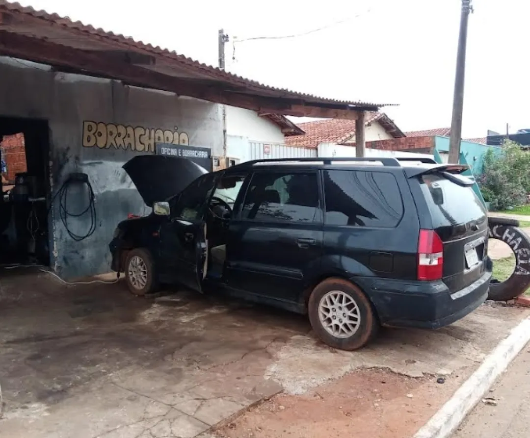Intento de robo de auto en Bosque Carandá: sospechoso huye tras pelea con víctima