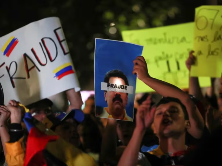 Caracas vivió una noche de violencia, con enfrentamientos entre grupos armados en Petare