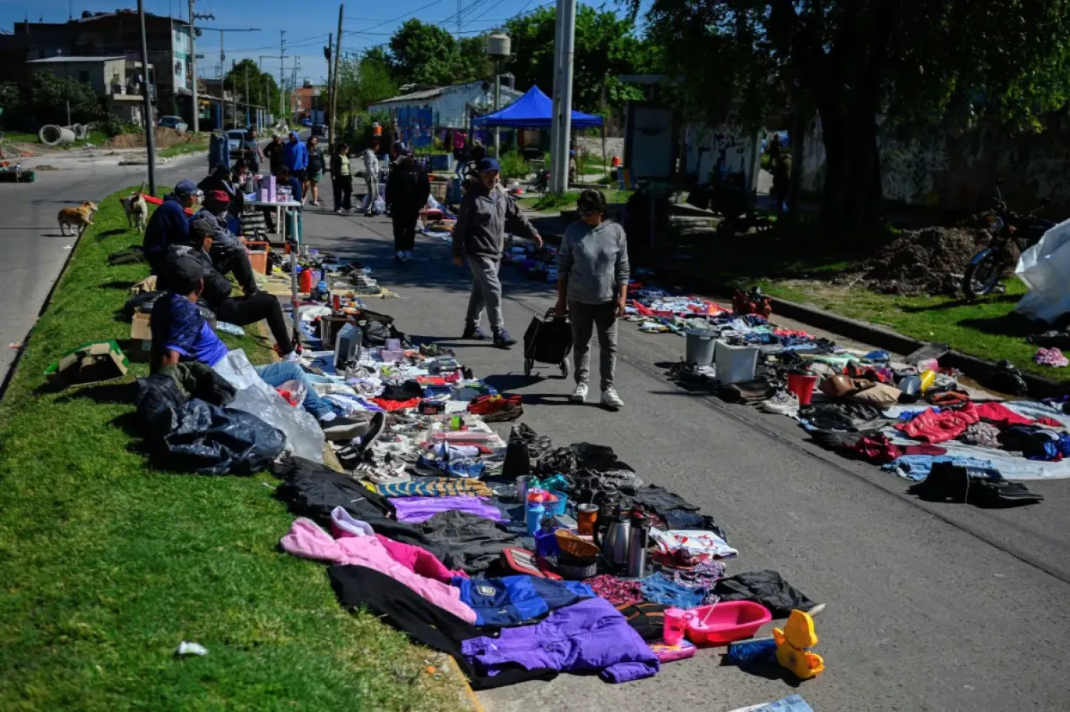 Crisis en Argentina: las personas se ven obligadas a vender sus cosas para sobrevivir