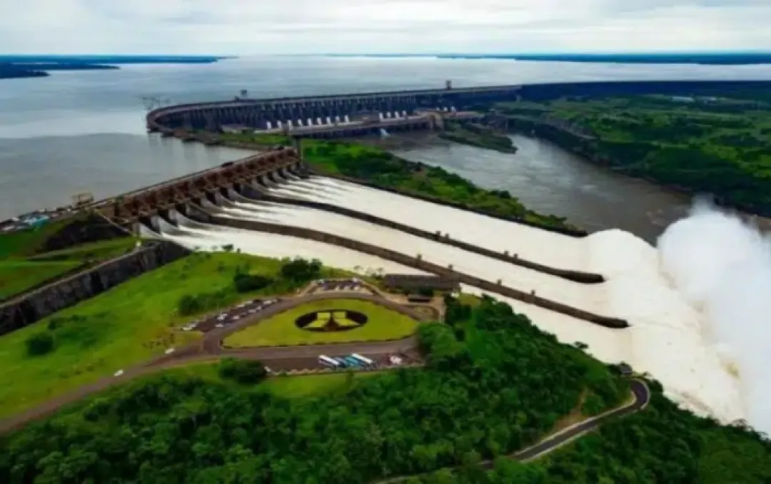 Brasil habría hackeado instituciones paraguayas en plenas negociaciones por energía de Itaipú