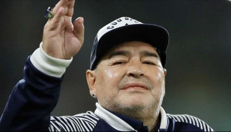 Maradona, hospitalizado por encontrarse "emocionalmente mal"
