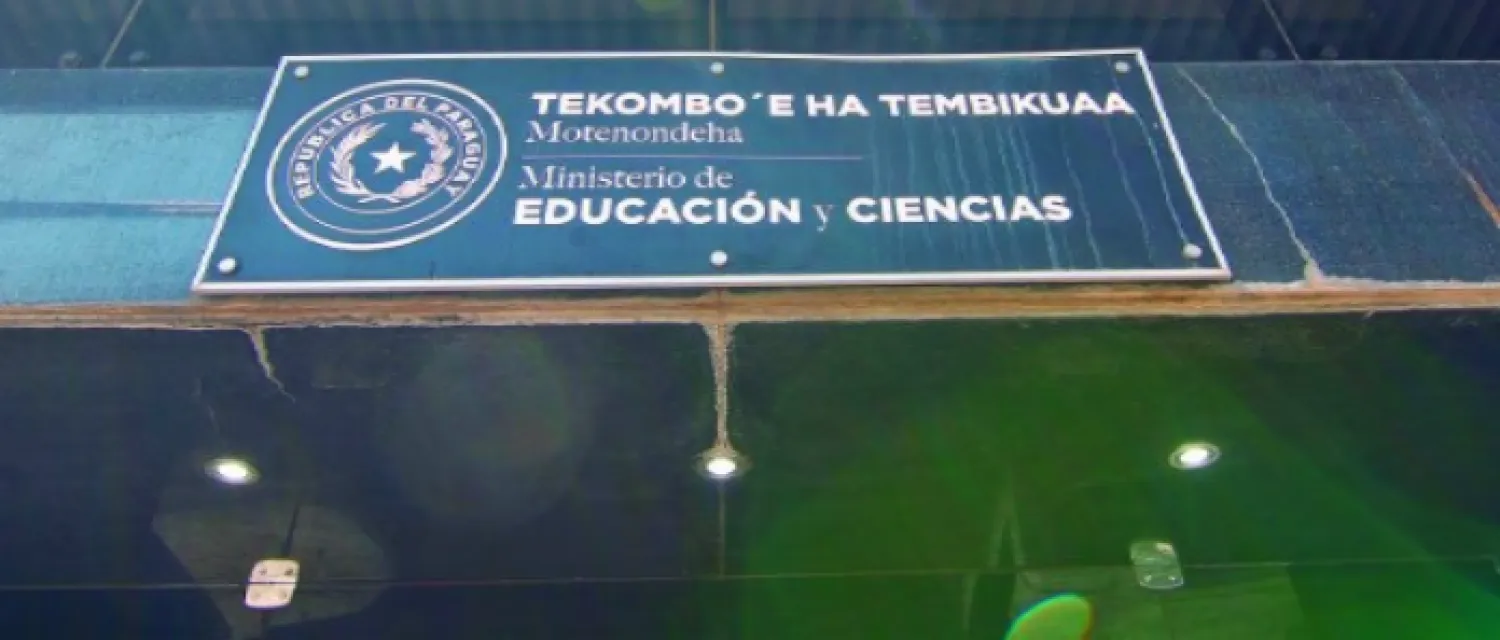 MEC exige acreditación para registro de títulos universitarios
