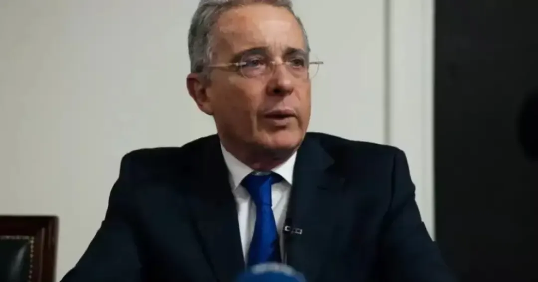 Justicia de Colombia ordena liberar a expresidente Uribe