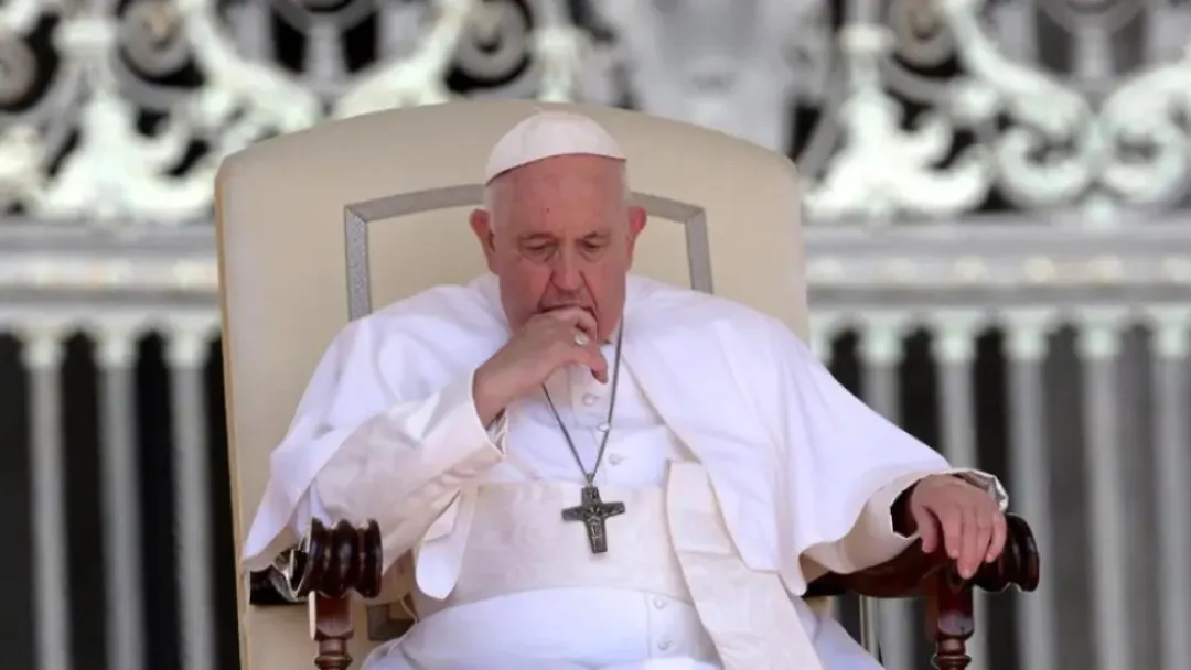 El Papa dice que aún necesita tratarse la bronquitis y agradece el cuidado de los médicos