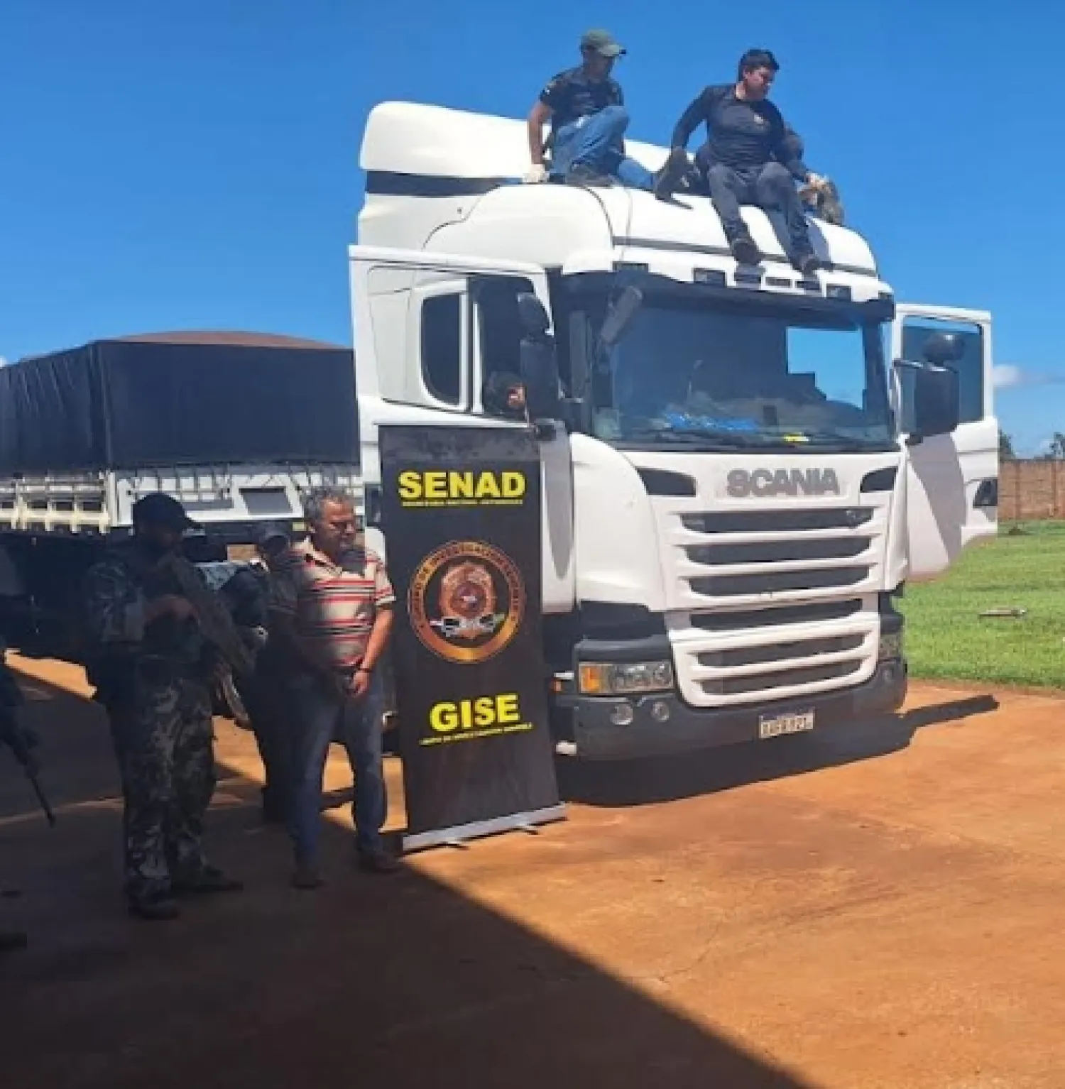 Imputan y piden prisión a chofer de camión que transportaba mas de 400 hilos de droga