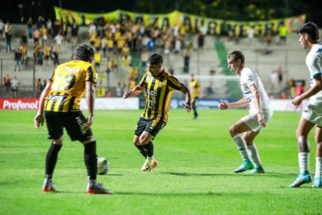 Guaraní sale victorioso de barrio Obrero r venció por 2-1 a Nacional