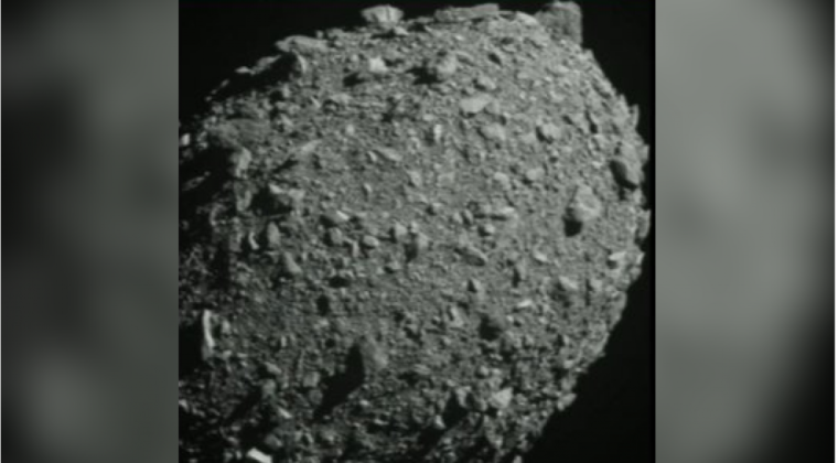 Nave de la NASA choca contra un asteroide para desviarlo