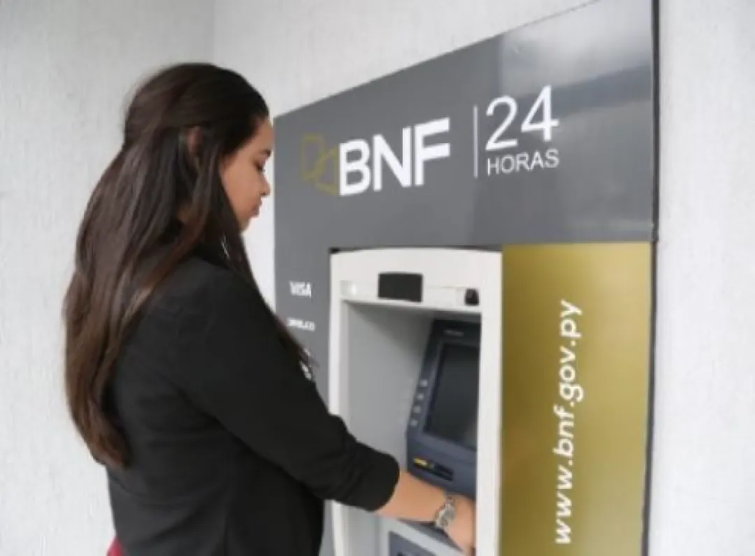 MEF prosigue con el pago de salarios a funcionarios públicos