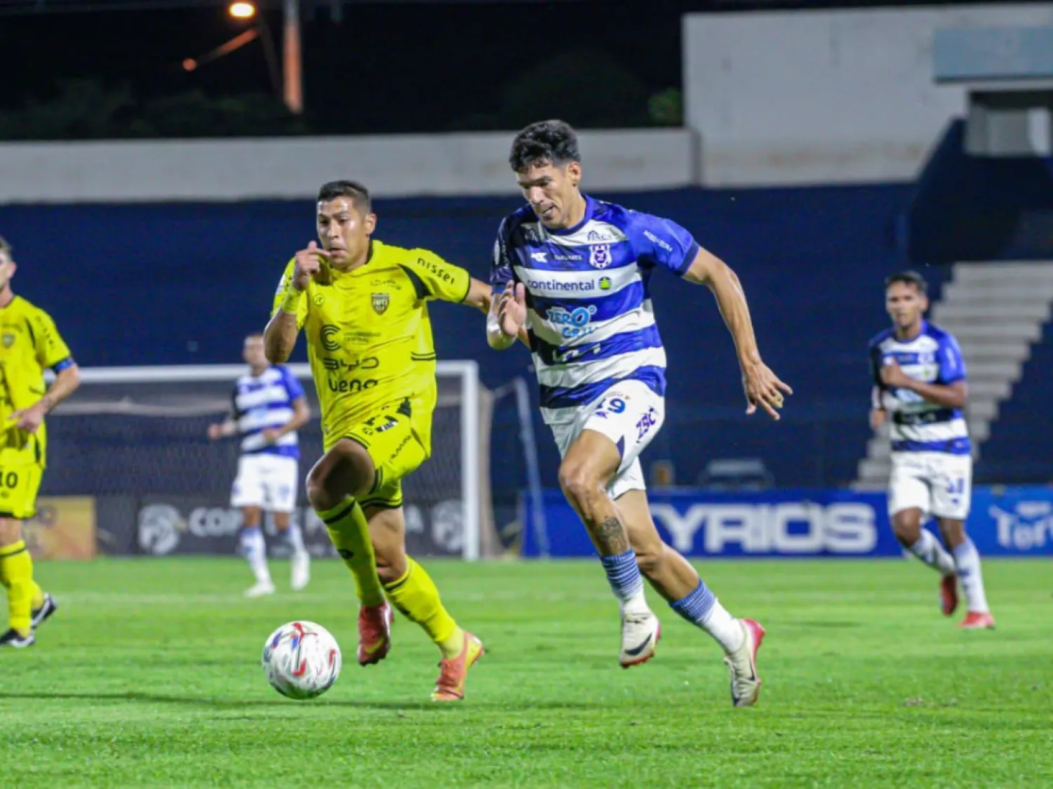 Un 2 de Mayo desteñido cae en su último partido del año jugando de local