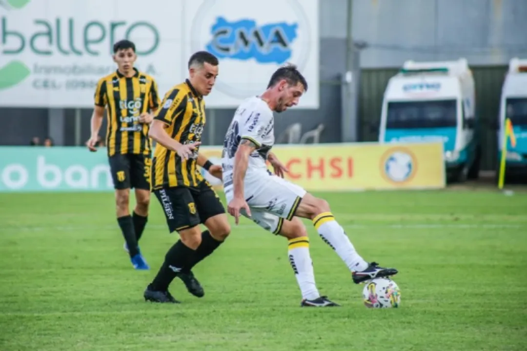 Triunfo del Canario en el inicio de la sexta fecha  superando  3-1 a Guaraní.