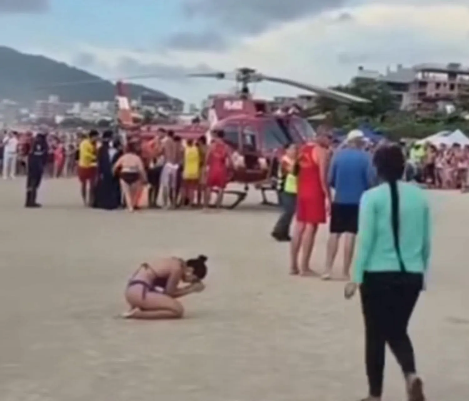 Esteño rescatado tras casi ahogarse en playa de Brasil