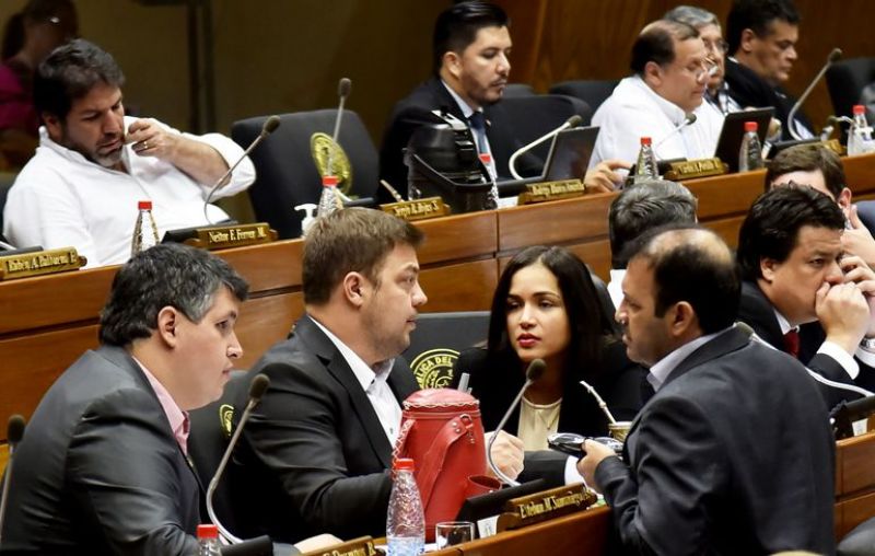 Soroka se aleja de Aetete molesto por blanqueos