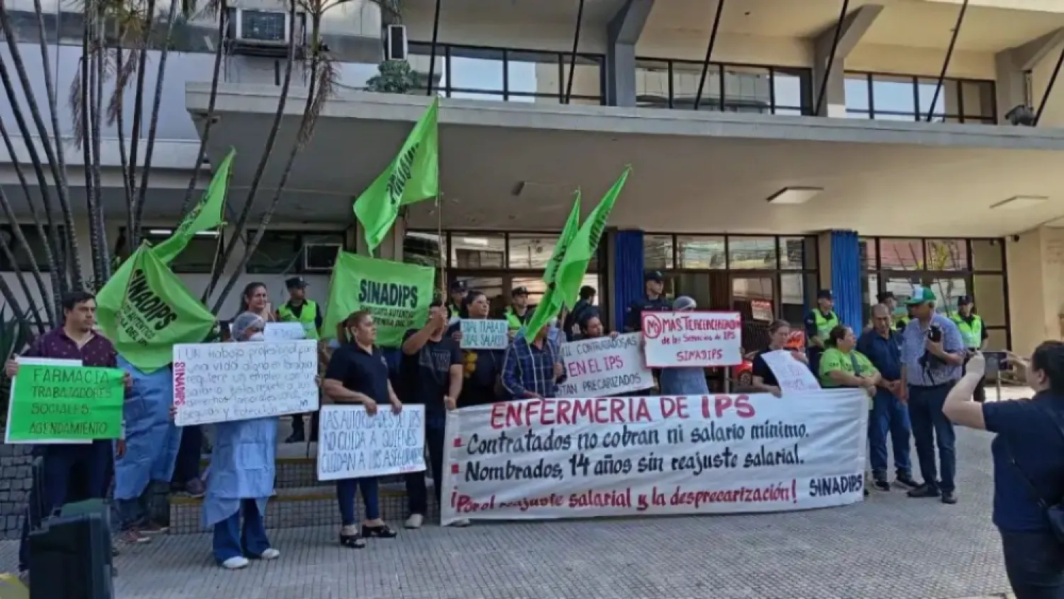 Enfermeras protestan de nuevo contra tercerizaciones en IPS y pedirán mediación del Congreso