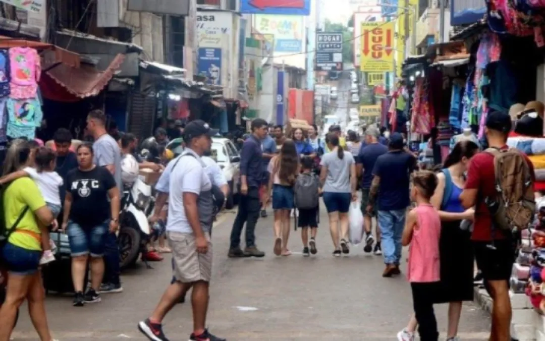 Auge de turismo de compras en Ciudad del Este. Ingreso masivo de argentinos y brasileños