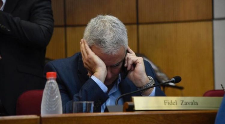 Al rojo vivo en el Senado: "Tenemos a un colega que no le pasa un vaso de leche a su hijo"