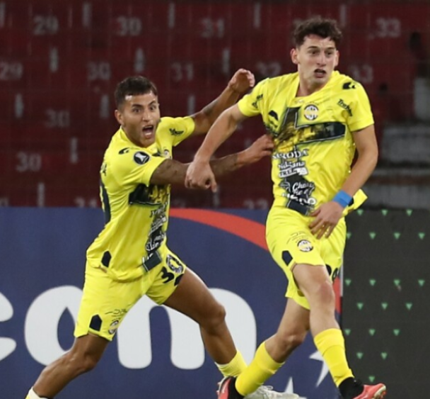 Trinidense quiere hacer historia ante el Colo Colo