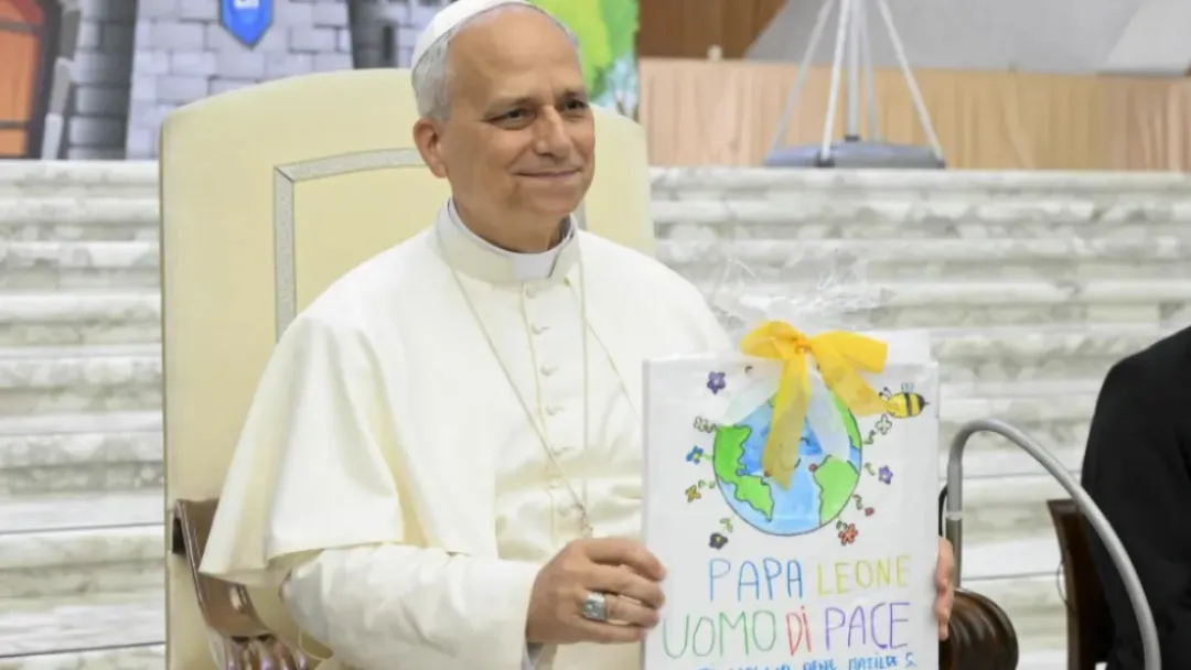 El papa León XIV: Debemos dejar las armas, el mundo no lo soporta más