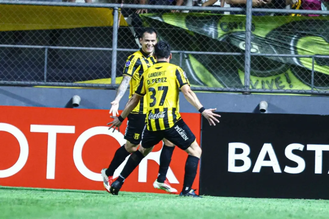 El gallo no convierte goles y queda fuera de la "SUDA"