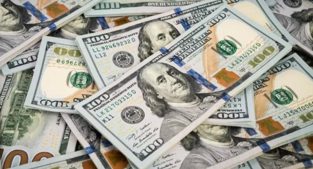 ¡Contra todo pronóstico! Dólar sigue cayendo y cotiza en G. 7.290