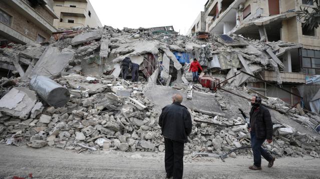Sube a casi 3.400 la cifra de muertos en Turquía por devastadores terremotos