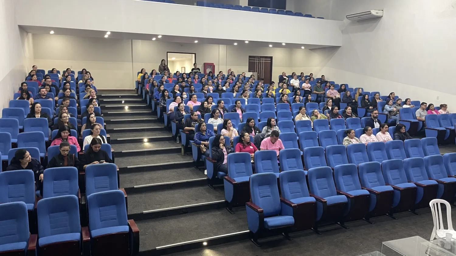 Municipalidad realizó una importante charla sobre la "Prevención y Detección Precoz del Cáncer de Mamá".