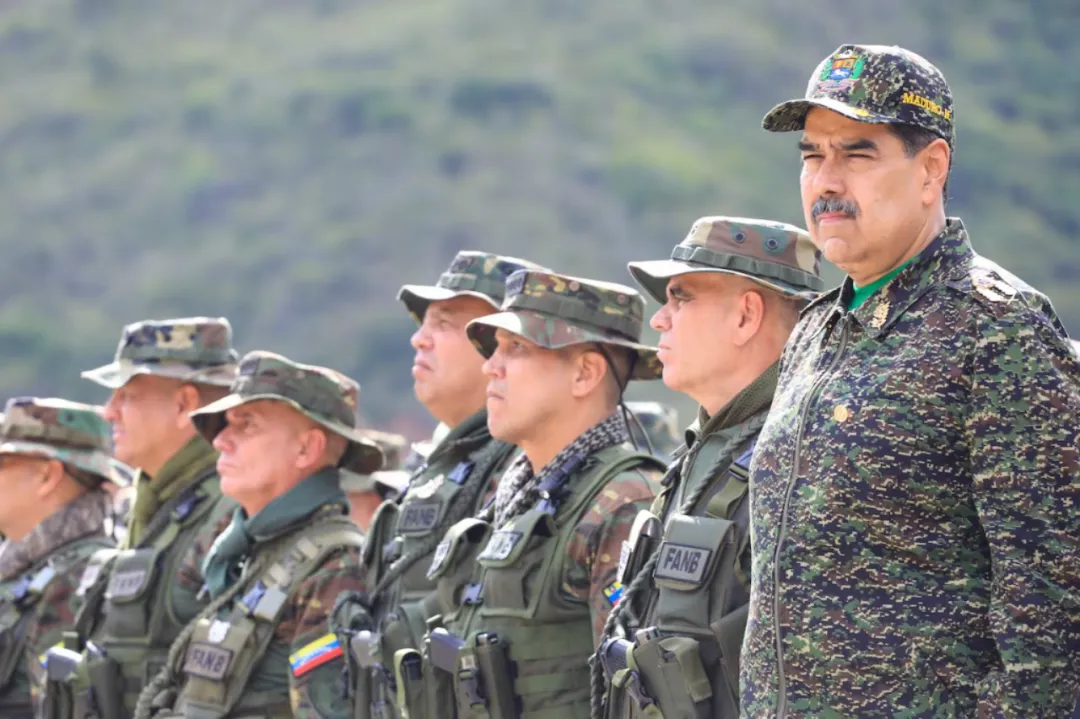 Maduro convoca a nuevo alistamiento militar ante operación de EE. UU.