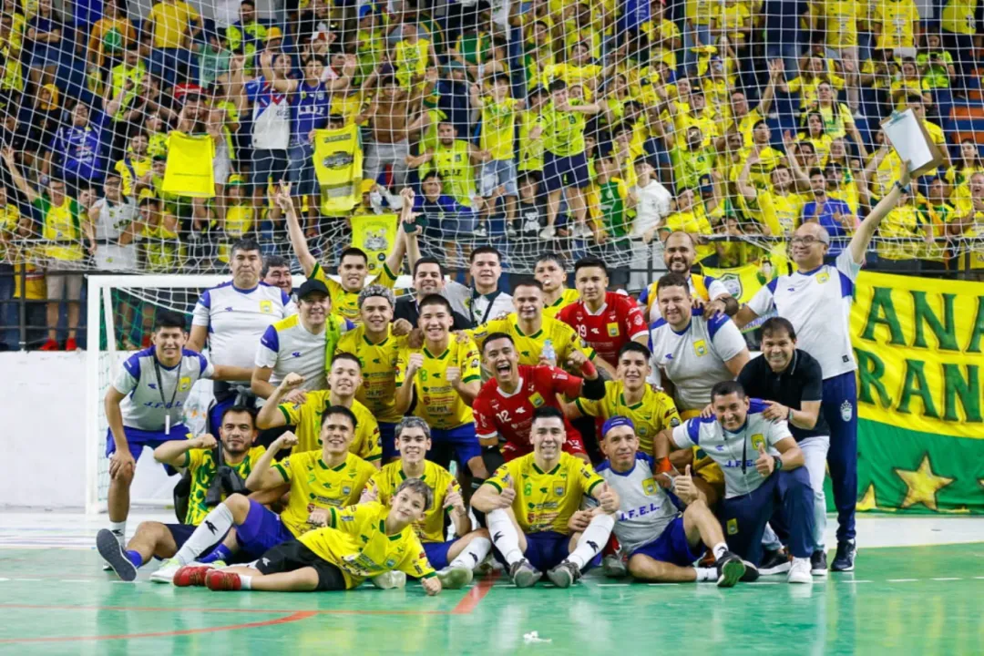 Presidente Franco es campeón invicto del Nacional de fútbol de salón
